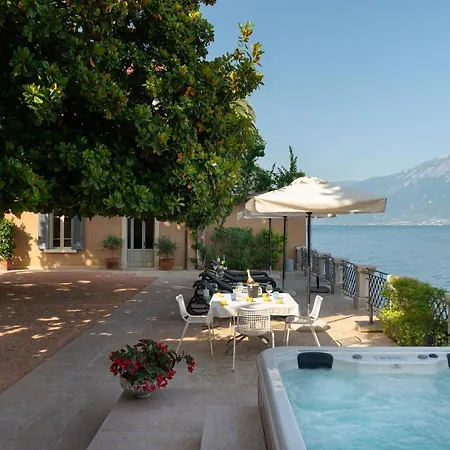 Delle Palme Hotel *